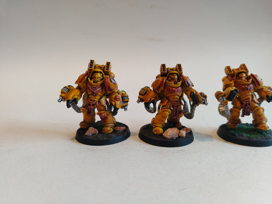 Warhammer 40K Primaris Imperial Fists Aggressors x3 (O1)